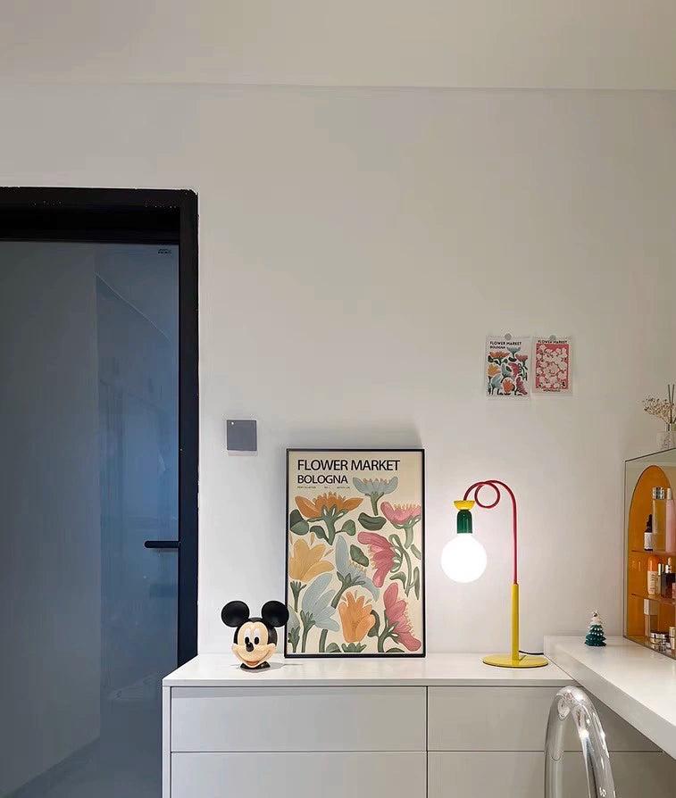 Memphis Wohnzimmer Stehlampe Cartoon Farbe mittelalterliche Schlafzimmerlampe Kinderzimmer Atmosphäre Nachttischlampe 