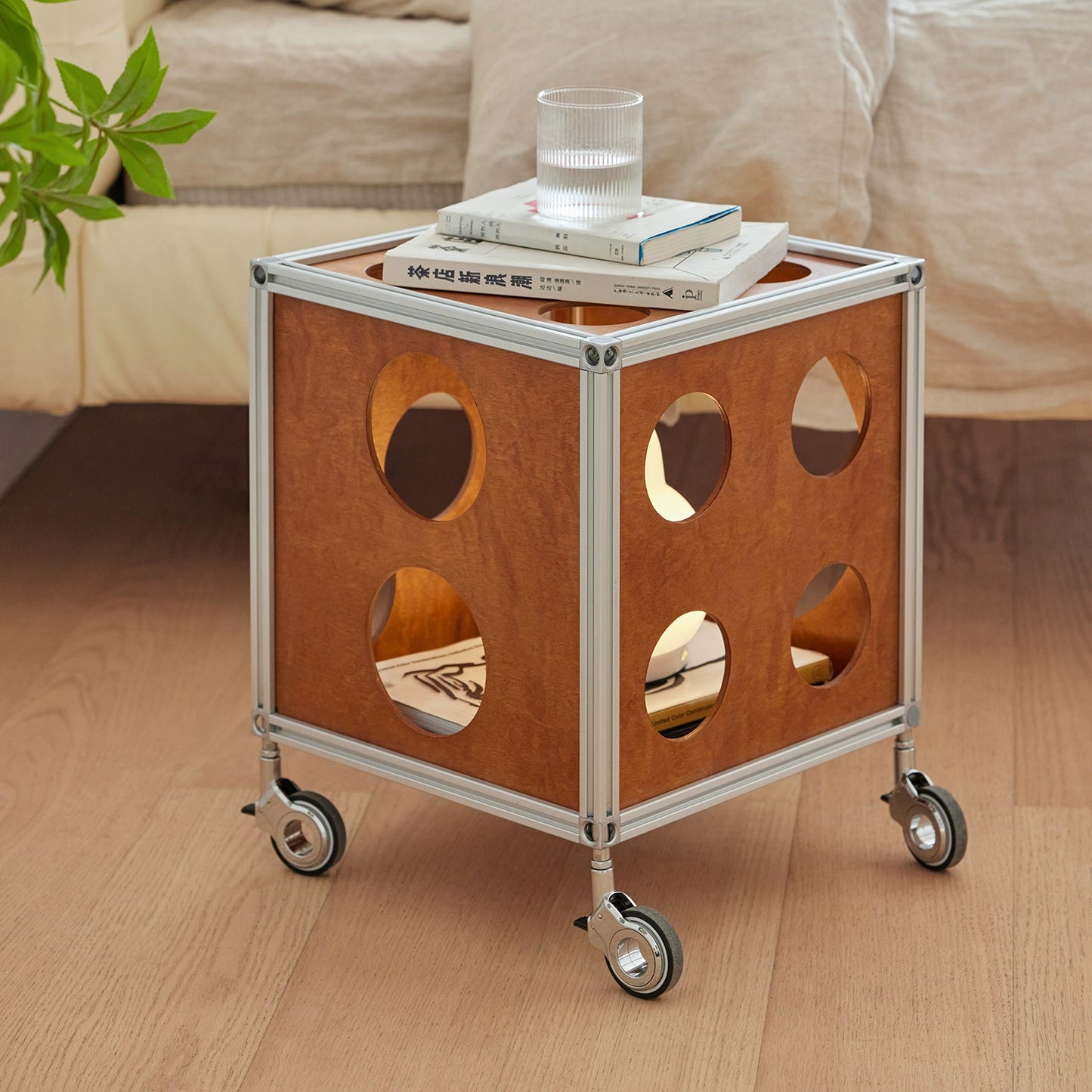 Abnehmbarer Kleiderbügel, Marine Board, mittelalterlicher Kleiderbügel, Kleiderständer für Bekleidungsgeschäfte 