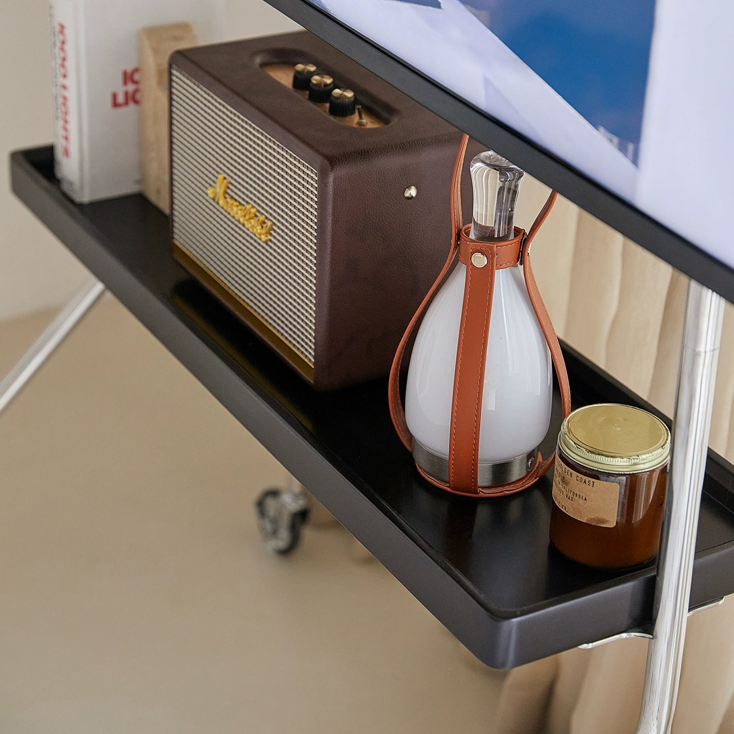 Abnehmbares TV-Regal Nordic Retro TV-Halterung Konferenzraum Boden-Decken-Halterung 