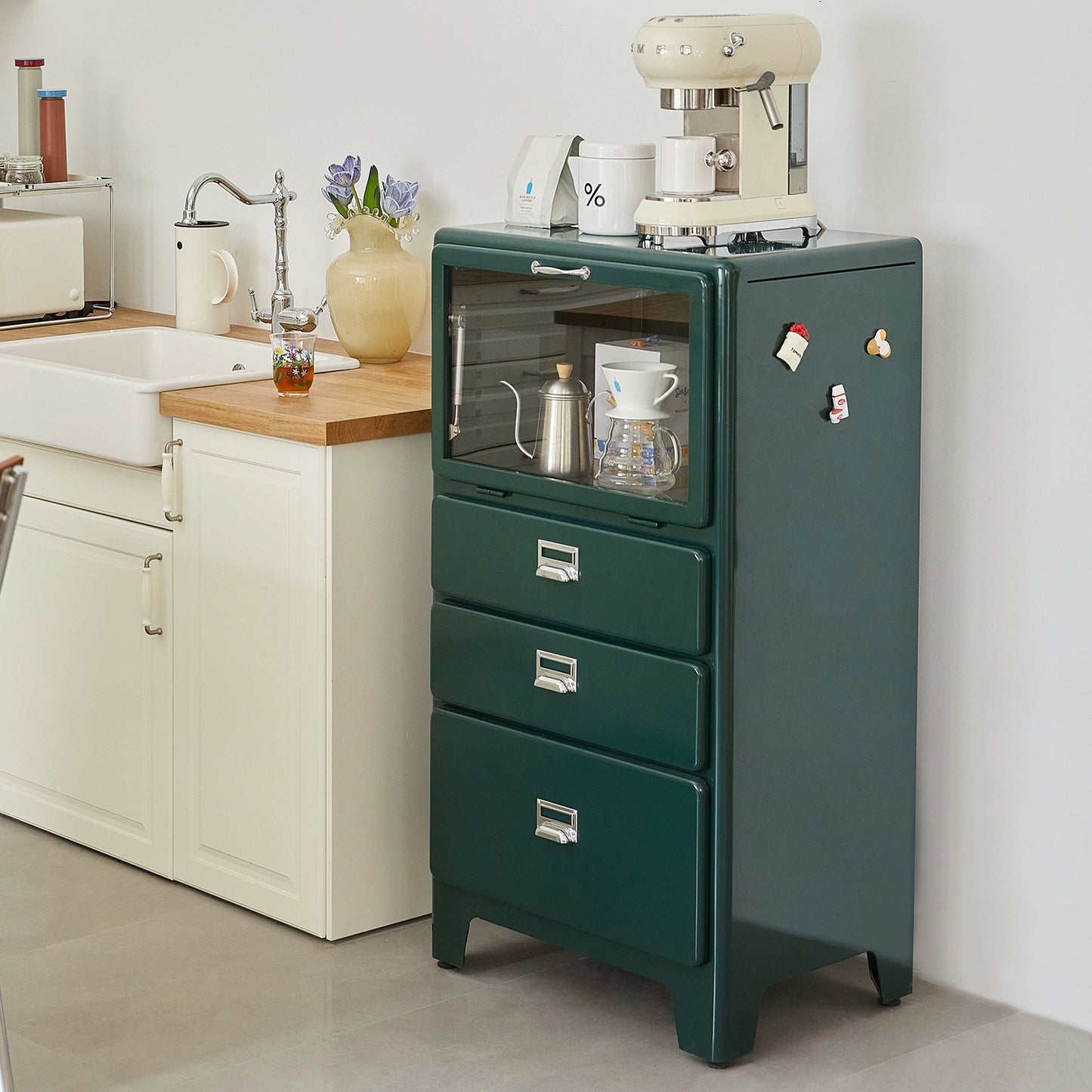 Japanischen retro eisen schrank hause wohnzimmer dekoration metall glas schlafzimmer locker Ins Beliebte industrie stil dining side schrank 