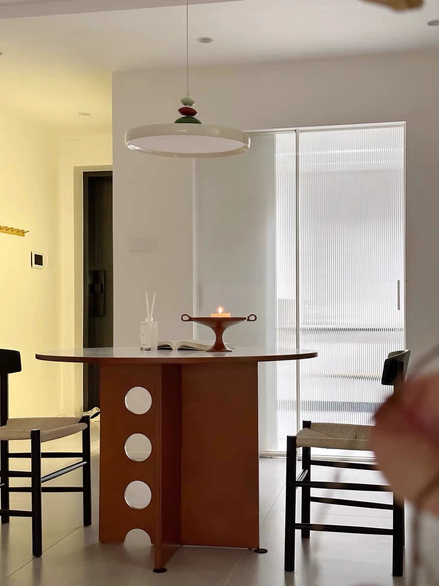 Mittelalterlicher Esstisch aus Massivholz, kreativer runder Tisch, kleiner Haushaltstisch, französischer runder Tisch, moderner einfacher Stil 