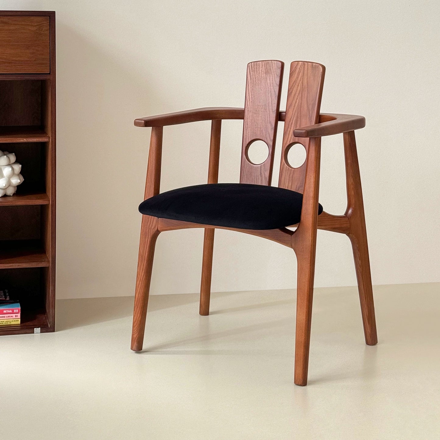 Mittelalterlicher Esszimmerstuhl aus massivem Holz, Designerstuhl, Wabi-Sandwind, künstlerischer Sinn, Verhandlungsstuhl, kreativer Vintage 