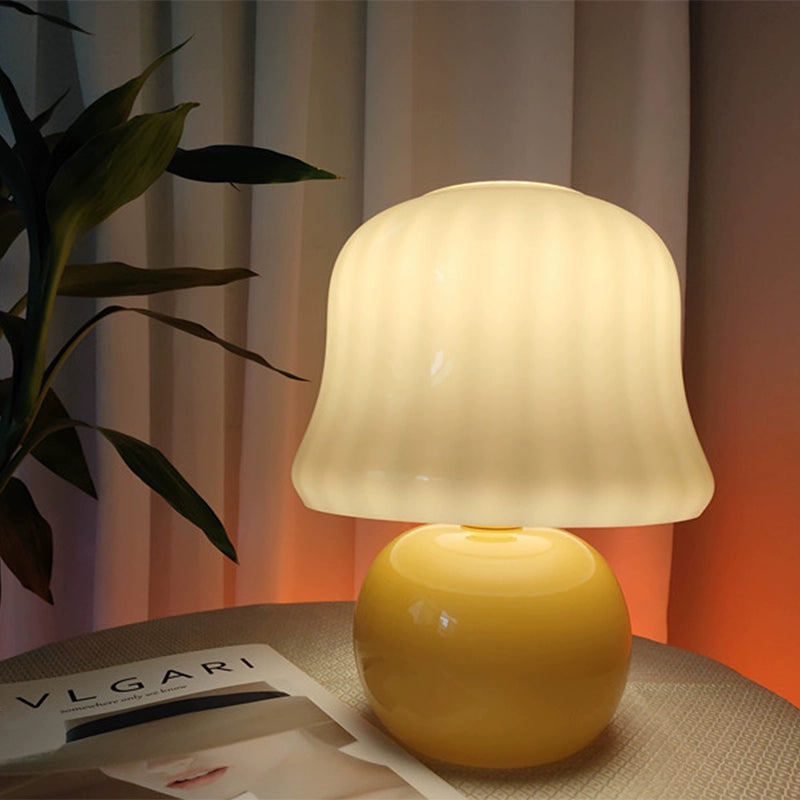 Mittelalterliche Kürbis Schreibtischlampe Ins Wind Mädchen Schlafzimmer Creme Glas Nachttischlampe warme Atmosphäre Lampe 