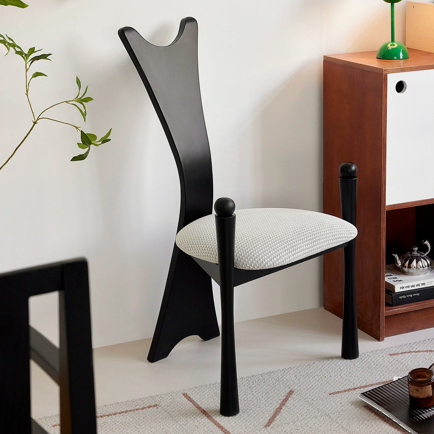 Retro Designer Esszimmerstuhl Haushalt Wohnzimmer Massivholzstuhl Mittelalterlicher kreativer Masterstuhl mit hoher Rückenlehne 