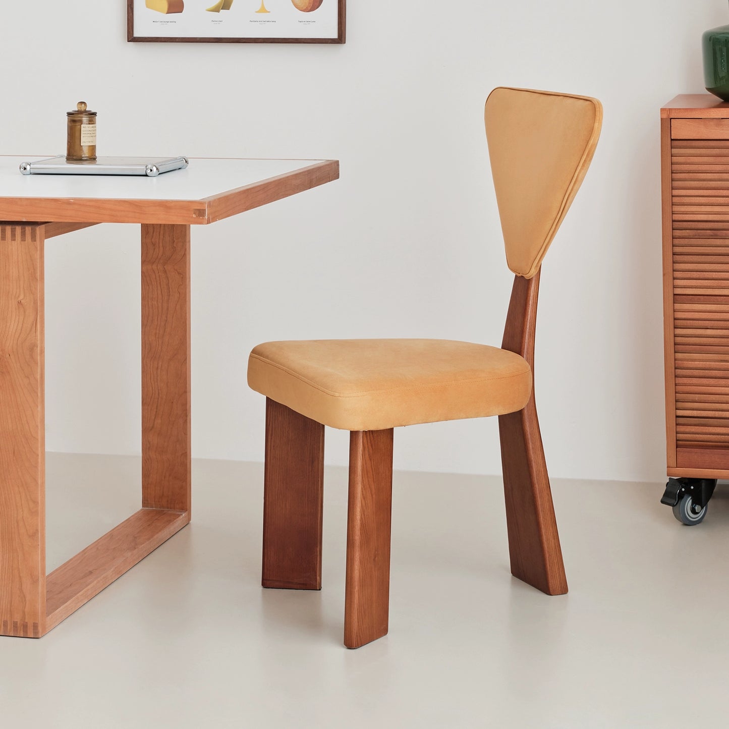 Französischer Retro-Esszimmerstuhl, mittelalterlicher Wabi-Sandwind-Massivholzstuhl, nordischer Designer-Schreibtischstuhl, Café 