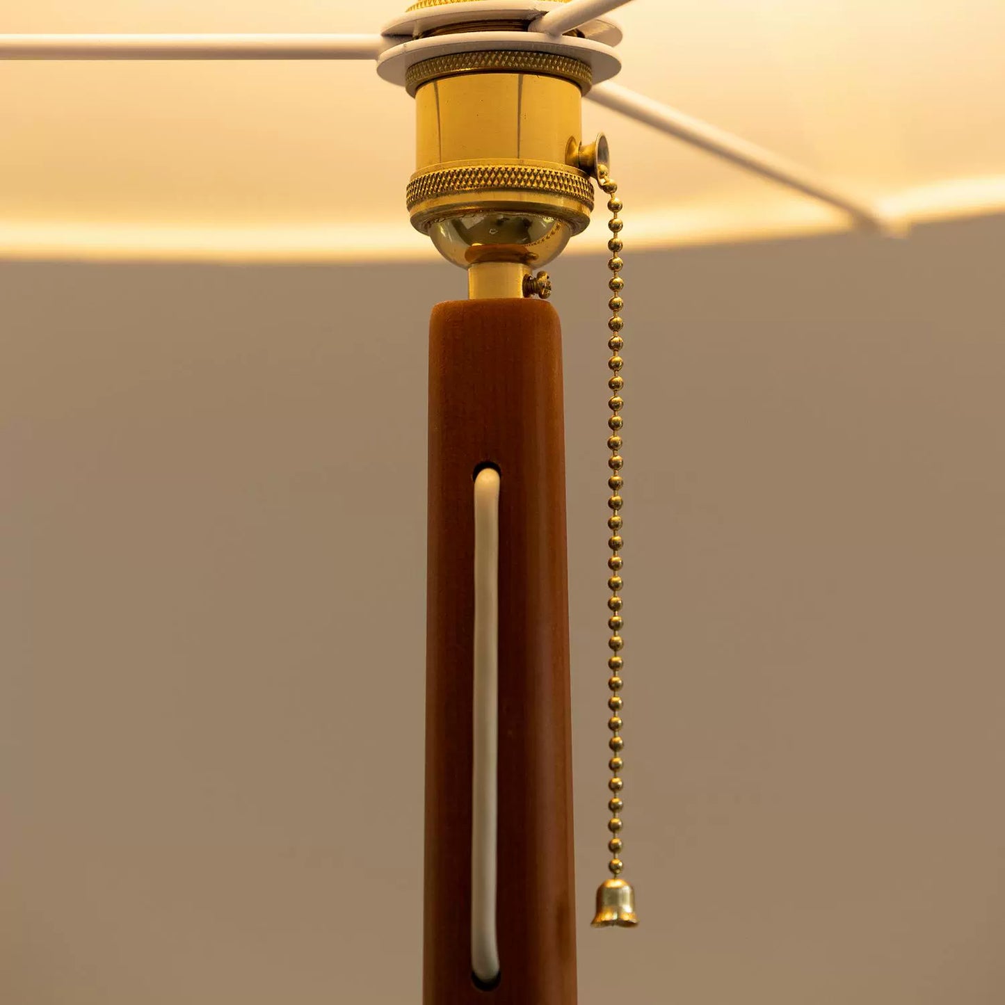 Mittelalterliche Massivholz-Stehlampe Wabi Sandy Wind Japanische dekorative Lampe Wohnzimmer Designer Künstlerische Atmosphäre Lampe 