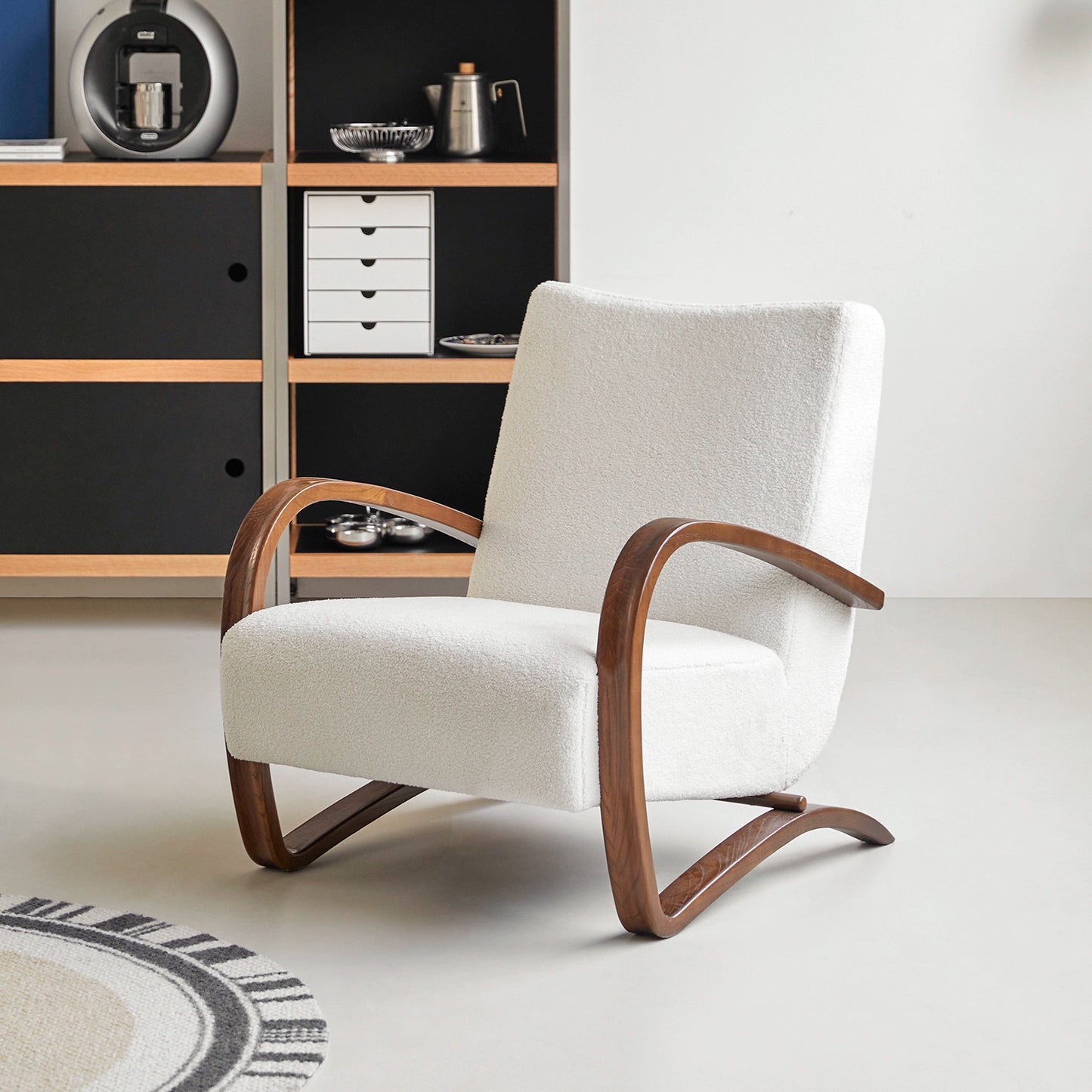 Mittelalterlicher Einzelsofastuhl Wohnzimmer Designer minimalistischer Freizeitstuhl leichter Luxus High-End-Masterstuhl 