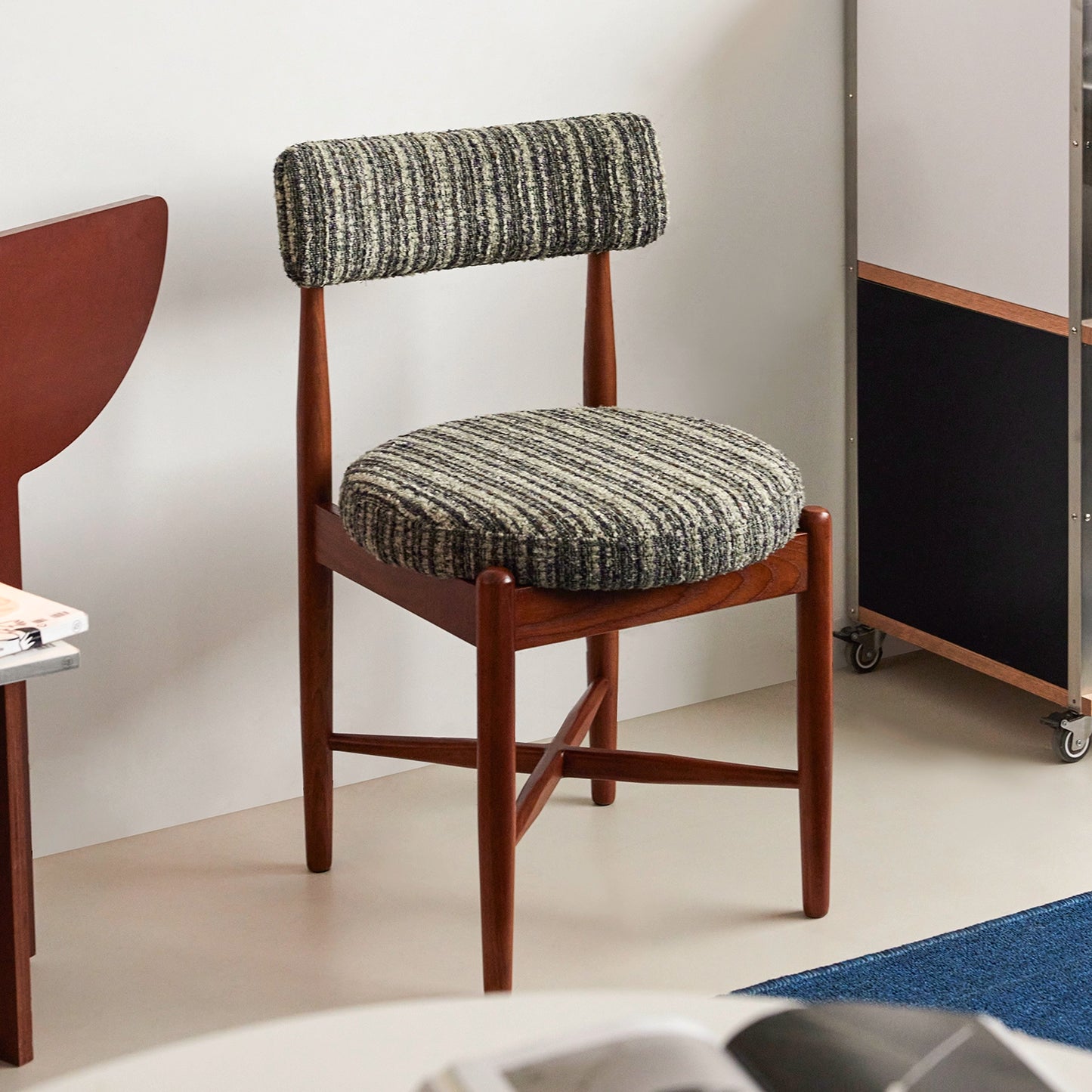 Massivholz Esszimmerstuhl mittelalterlichen einfachen High-End-Stuhl Home starke und langlebige Rückenlehne Buch Schreibtischstuhl Internet-Berühmtheit 