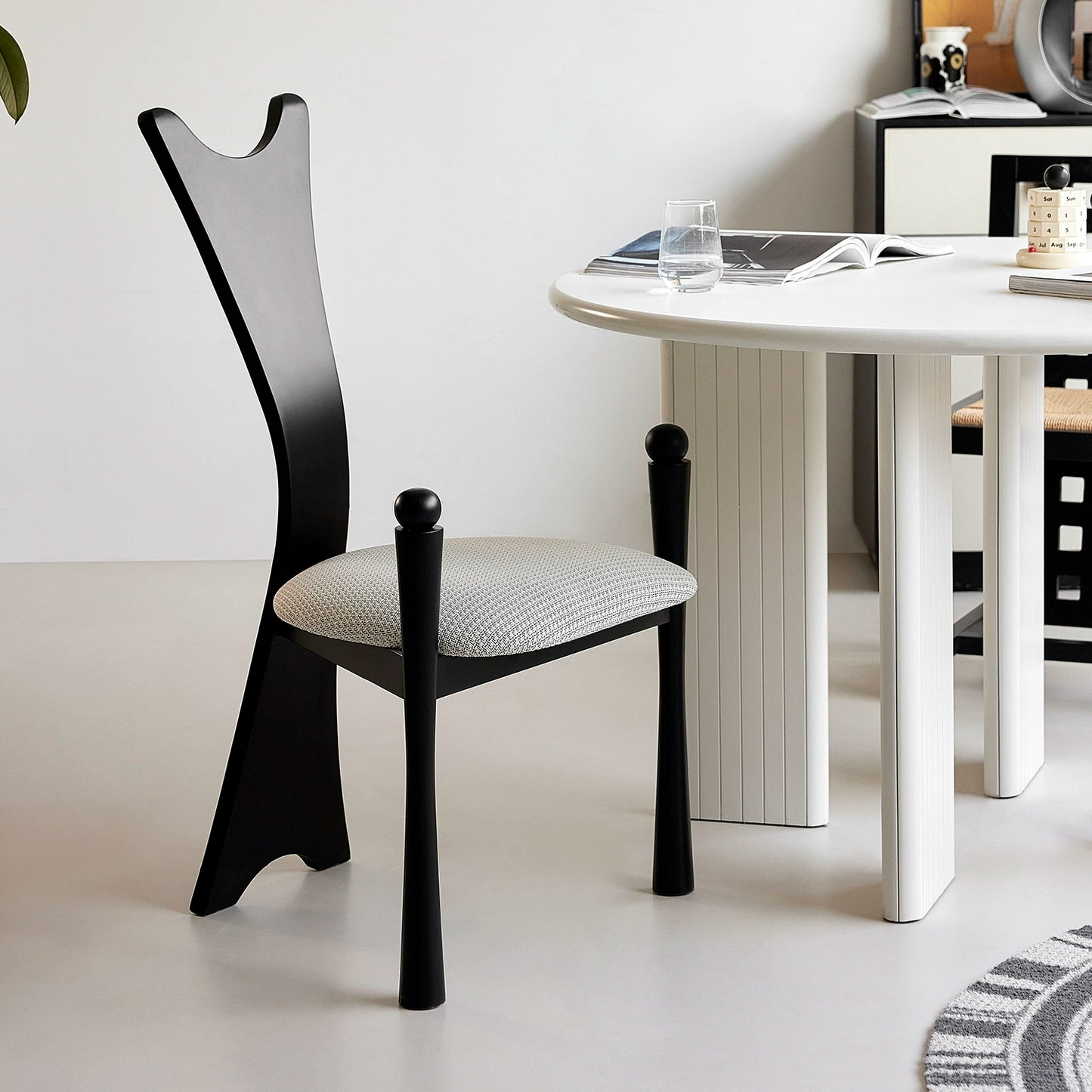 Retro Designer Esszimmerstuhl Haushalt Wohnzimmer Massivholzstuhl Mittelalterlicher kreativer Masterstuhl mit hoher Rückenlehne 