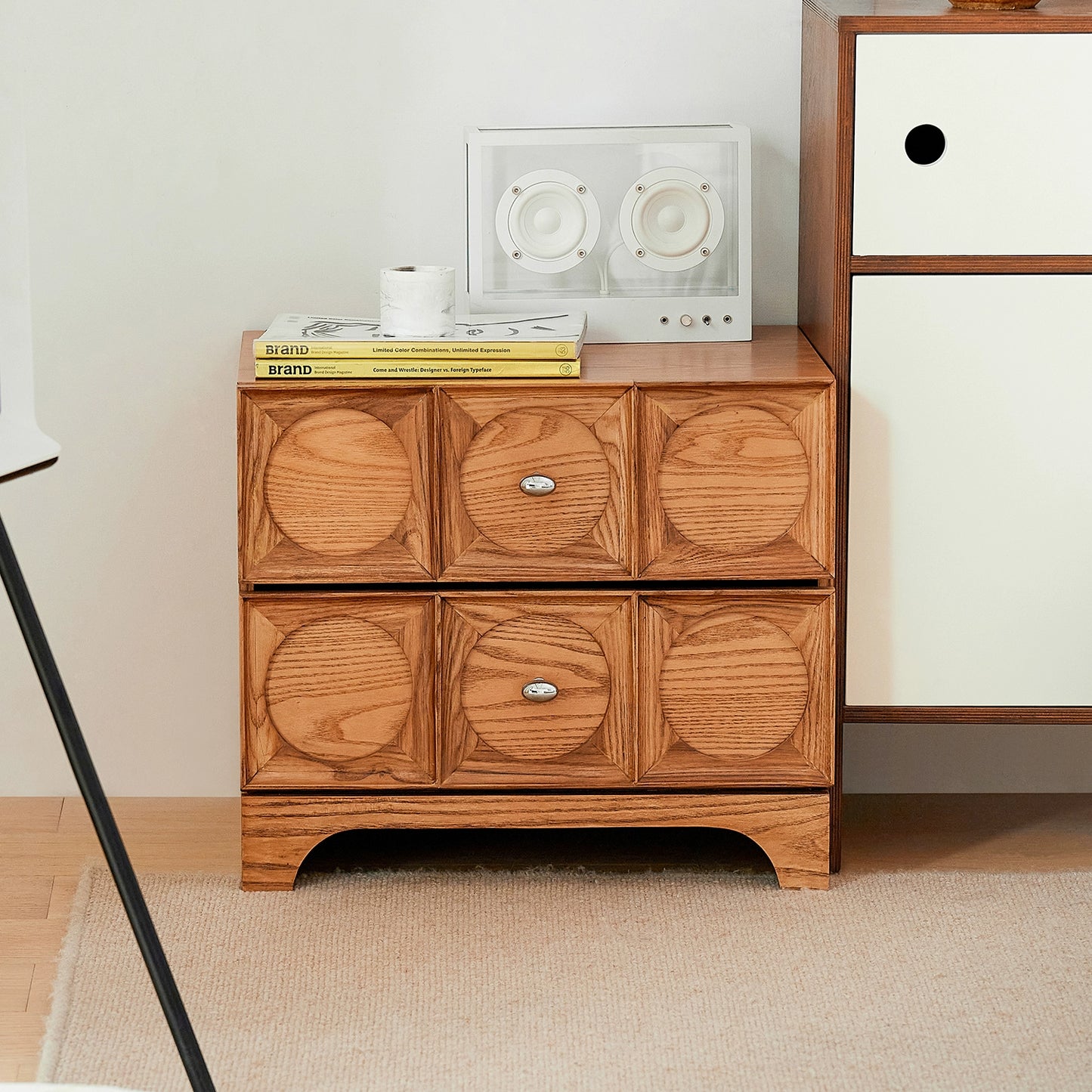 Massivholz Nachttisch Französisch Retro Designer Lagerung Seite Schrank Design Sinn Schlafzimmer Kleine Schrank Gegen Die Wand 