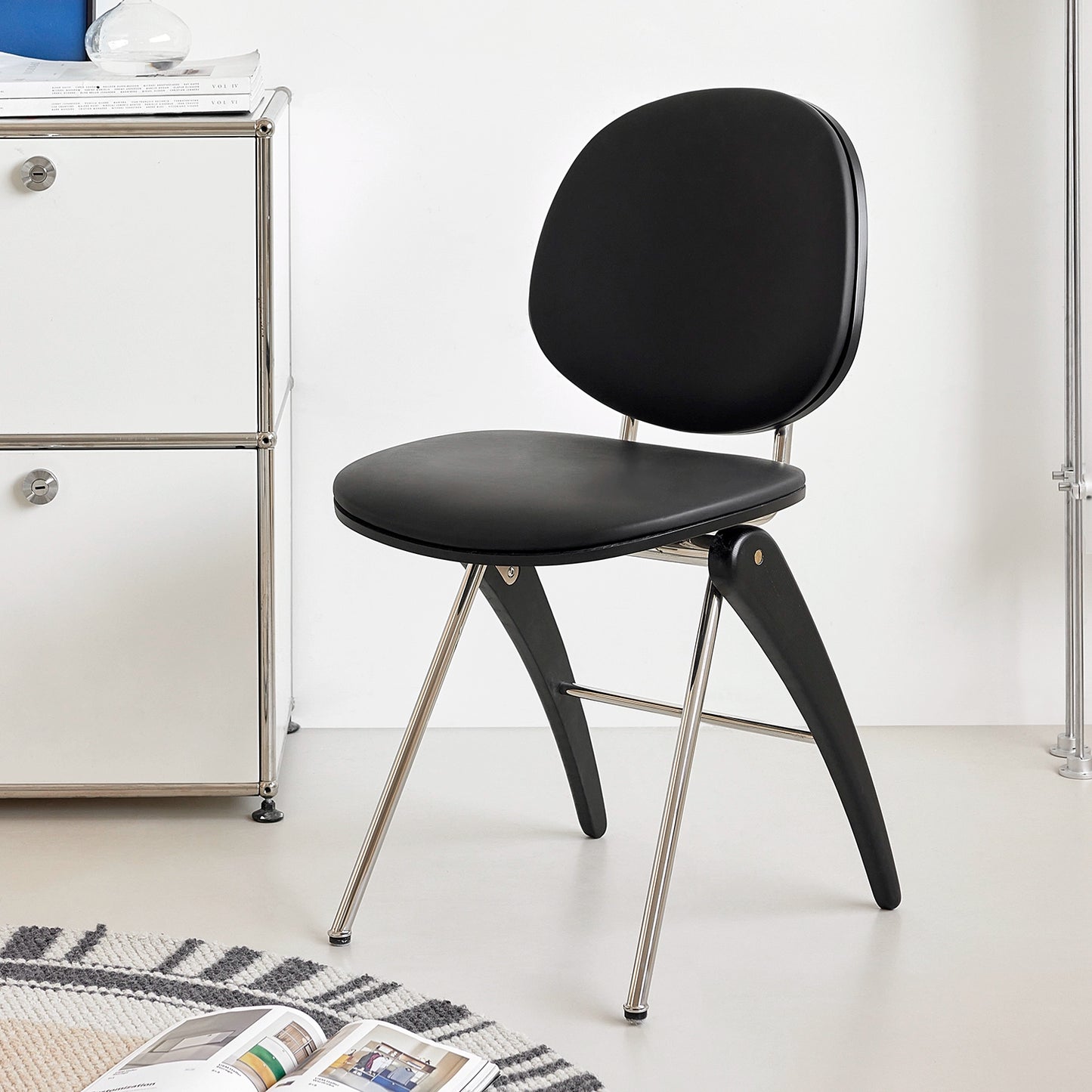 Mittelalterlicher Esszimmerstuhl aus Metall, Massivholz, weicher Stuhl, Designer, leichter Luxus, High-End-Stuhl mit Rückenlehne, minimalistisch 