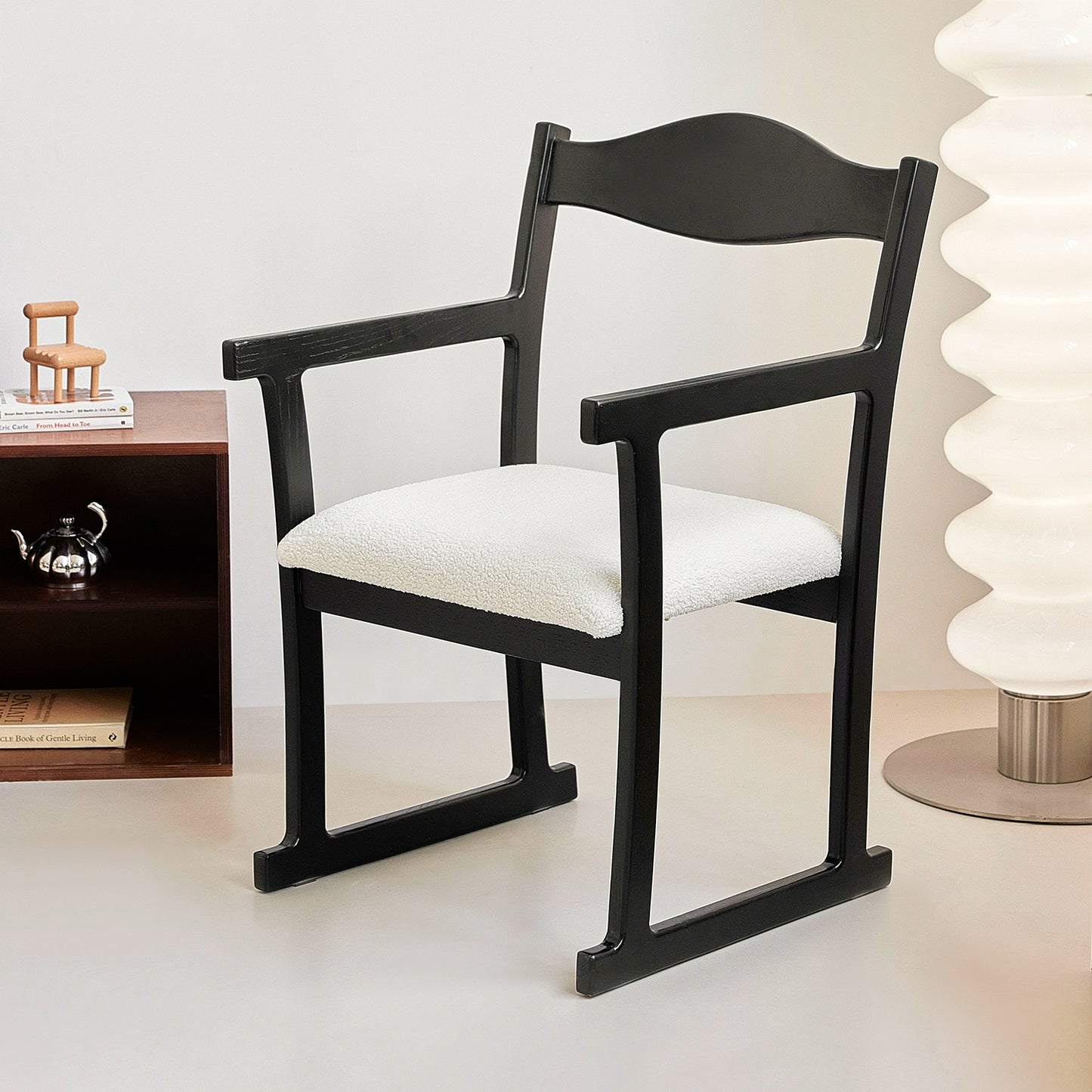 Mittelalterlicher Esszimmerstuhl aus massivem Holz, Rückenlehne, Armlehne, Stuhl, Haushalt, japanischer einfacher weicher Beutel, Buch, Schreibtisch und Stuhl, Designer 