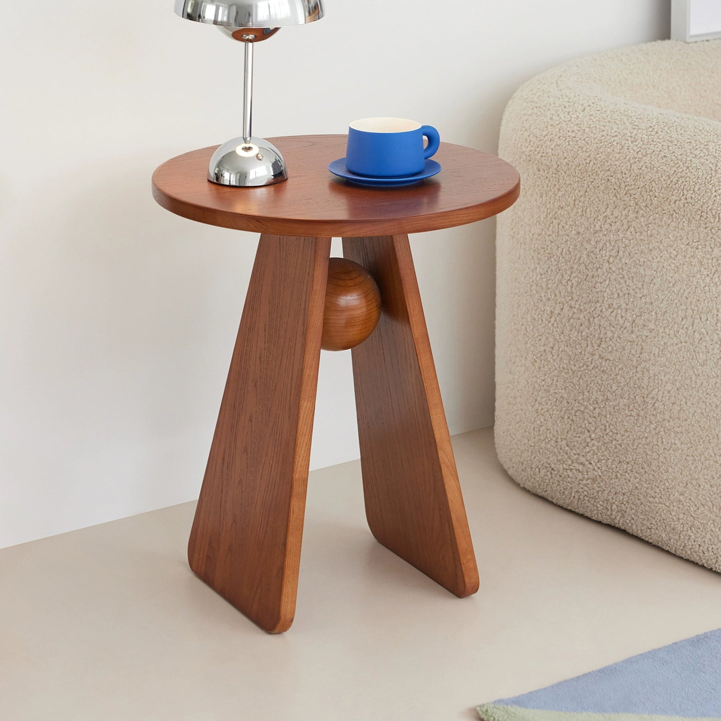 Mittelalterliche Massivholzkante paar Designer Licht Luxus High-End kleiner Couchtisch kreative Nachttisch Balkon kleiner Tisch 