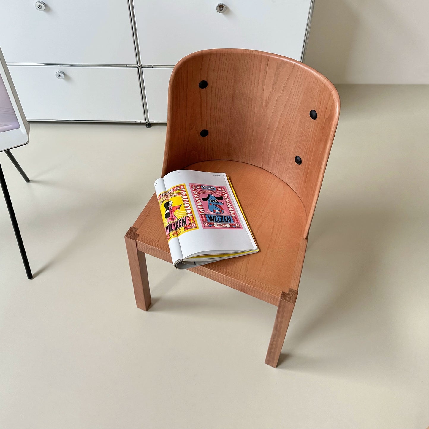 Mittelalterlicher Designer-Esszimmerstuhl, leichter Luxus-Massivholz-Rückenstuhl, Wabi-Sandwind-einfacher Schreibtischstuhl 