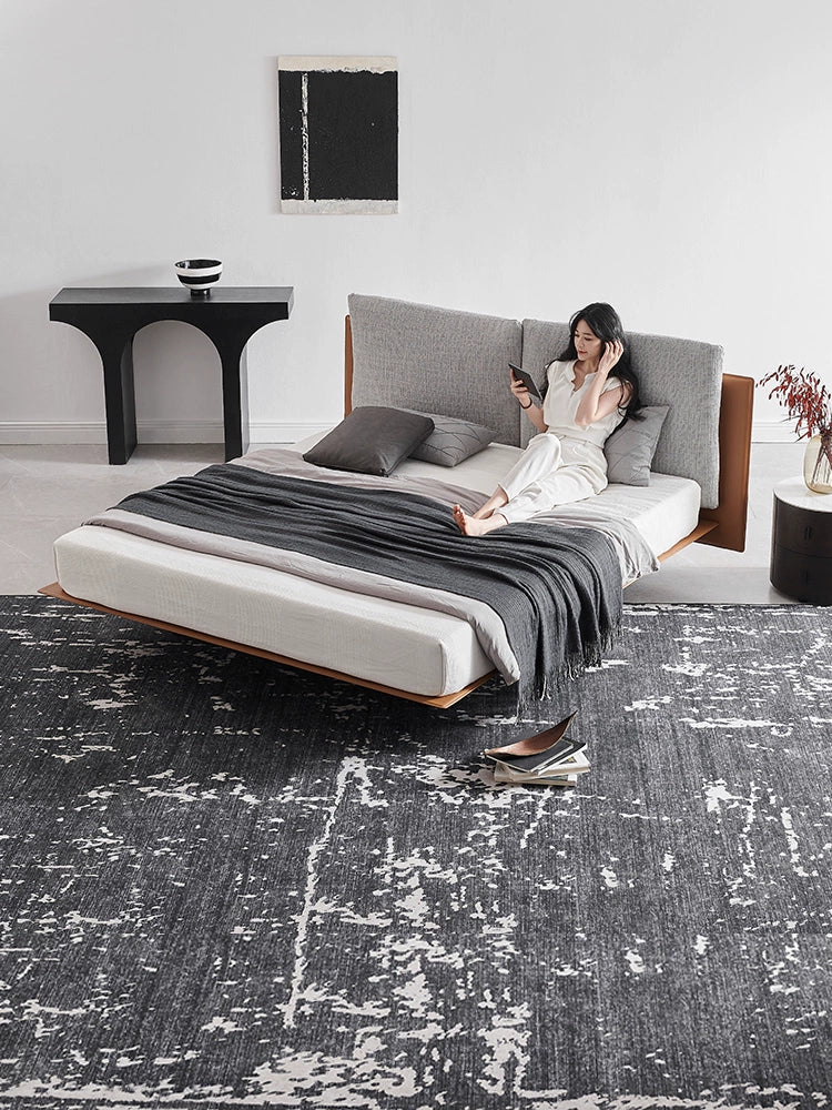 Italian Minimalist Luxury Double Saddle Leather Master Bedroom Queen Bed Soft Bag Fabric Solid Wood Aston Martin Suspension Bed