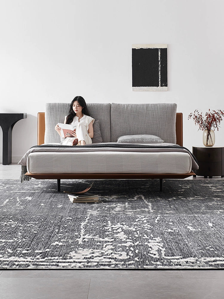 Italian Minimalist Luxury Double Saddle Leather Master Bedroom Queen Bed Soft Bag Fabric Solid Wood Aston Martin Suspension Bed