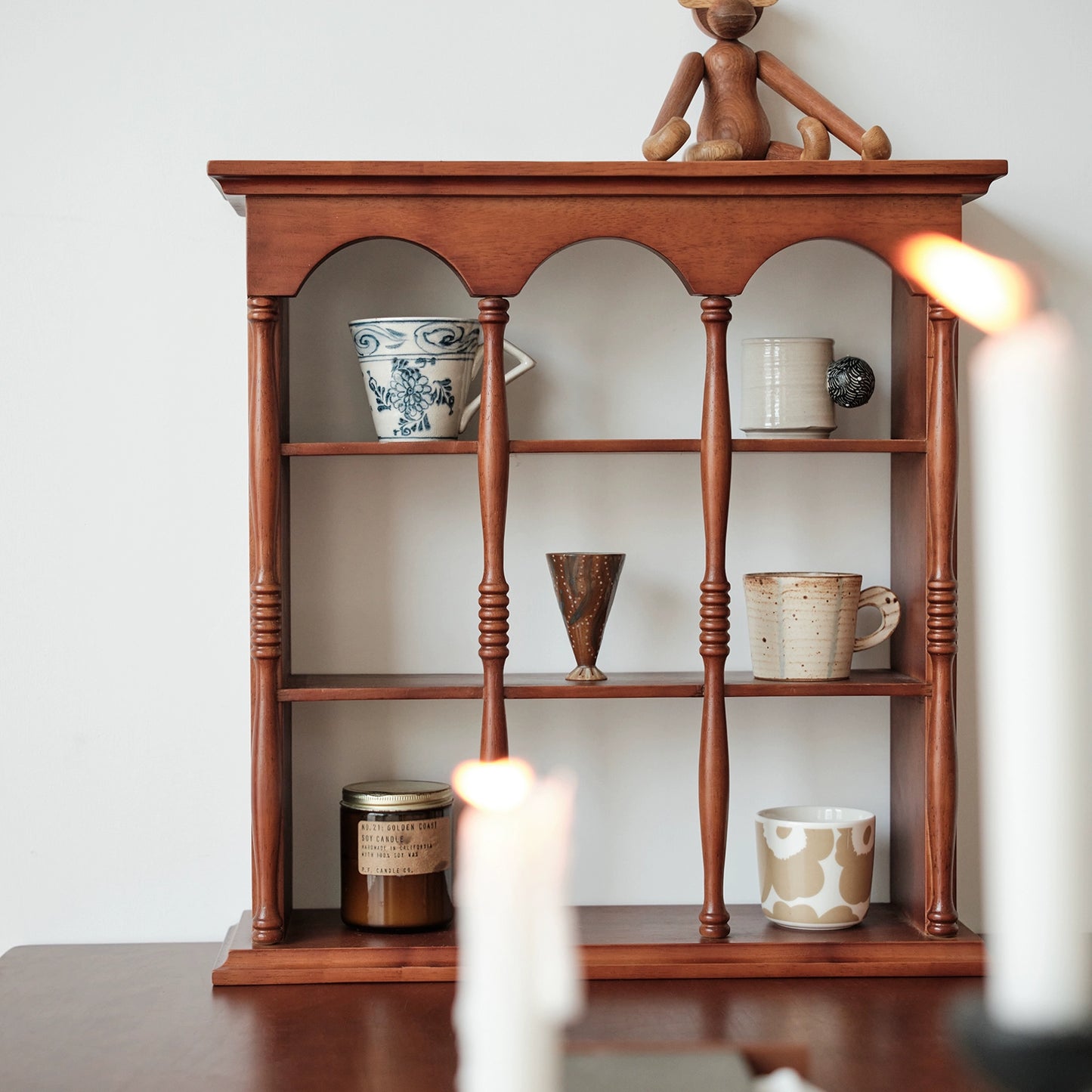 Mittelalterliches Regal zum Aufhängen an der Wand, Retro-französisches Desktop-Aufbewahrungsregal, Massivholz, Kaffeetassenhalter, Wanddekoration 