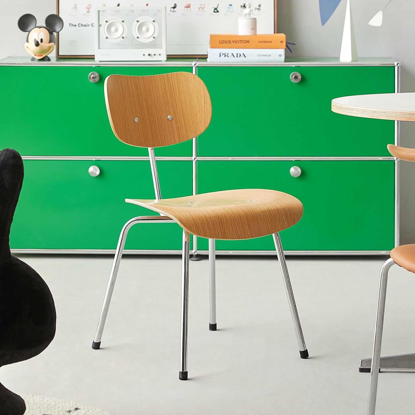 Esszimmerstuhl aus Massivholz für den Haushalt, mittelalterlicher Designerstuhl, nordischer minimalistischer Caféstuhl im Ins-Stil 