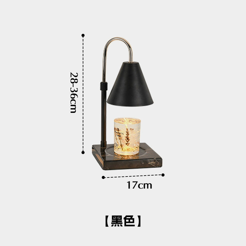 Aromatherapie-Wachsschmelzlampe, dänische mittelalterliche Nachttischlampe, luxuriöses Innenornament, Schlafzimmer, warme Atmosphäre 