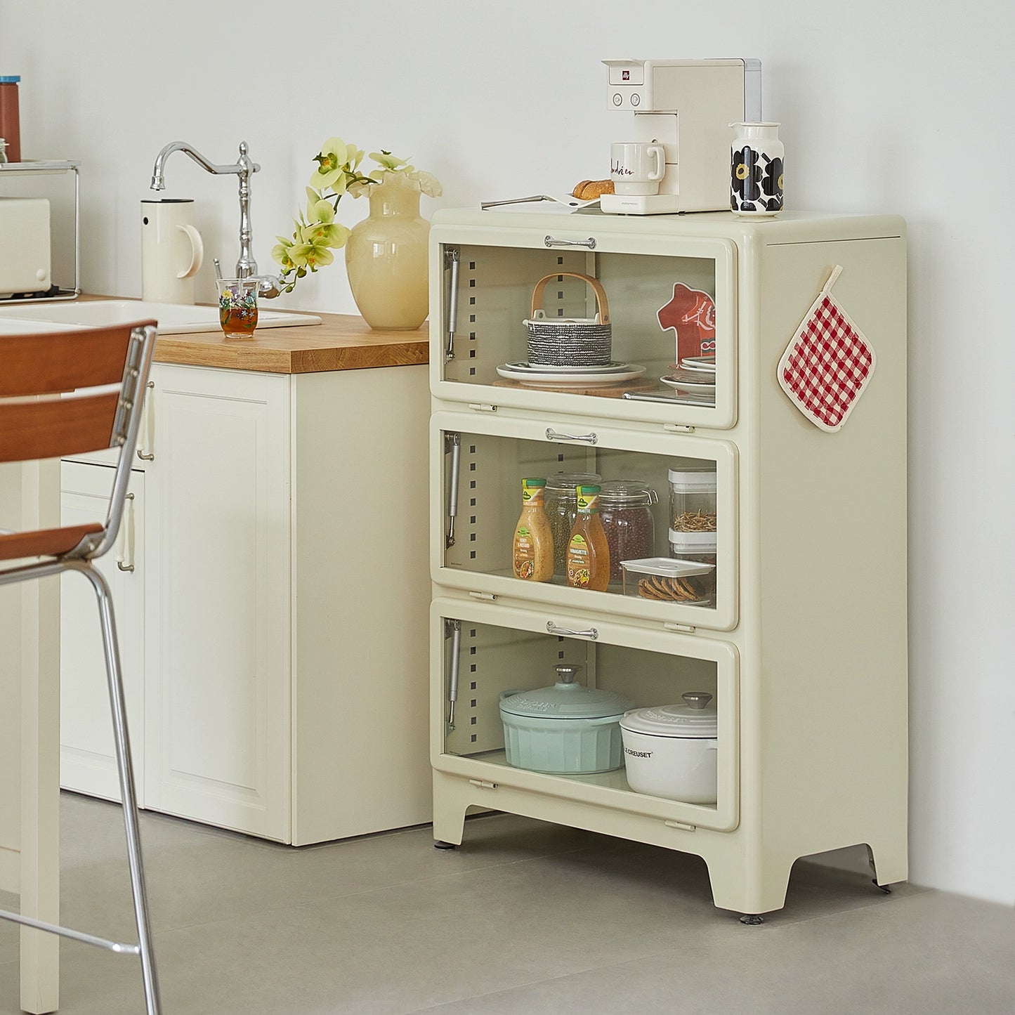 Japanischen retro eisen schrank hause wohnzimmer dekoration metall glas schlafzimmer locker Ins Beliebte industrie stil dining side schrank 