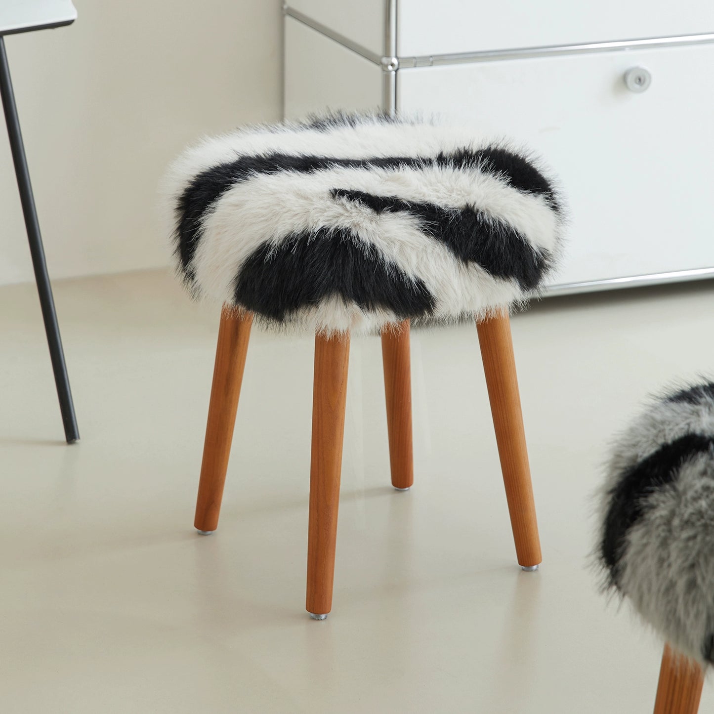 Mittelalterlicher Strandhocker aus Schafwolle, Eingangsbereich, leichter Luxus, hoher Schuhhocker, kreativer Ins Popularhome-Wohnzimmer-niedriger Hocker 