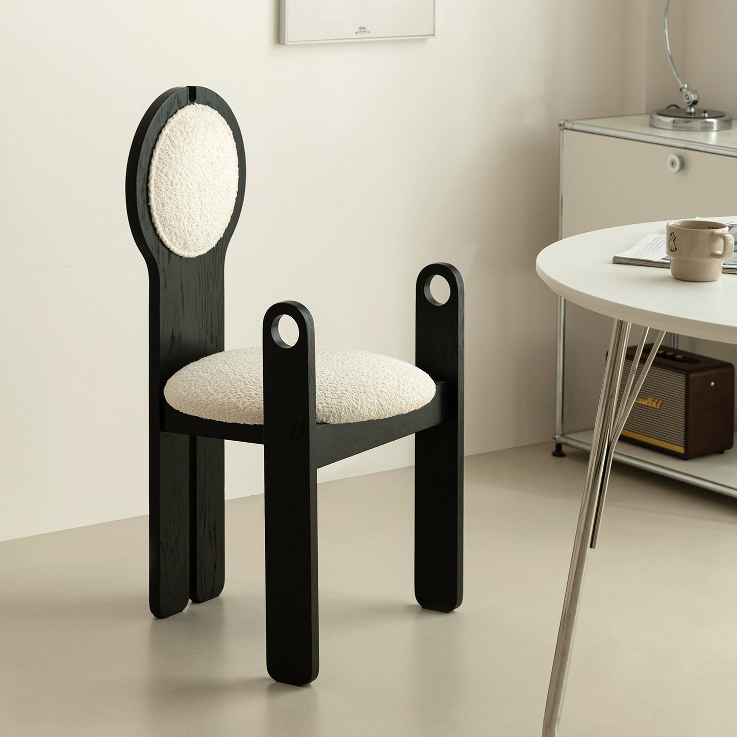 Französischer mittelalterlicher Esszimmerstuhl, Lammwolle, weicher Stuhl, Ankleidestuhl, Stuhl mit Rückenlehne aus massivem Holz, leichter Luxus, hohes Gefühl 