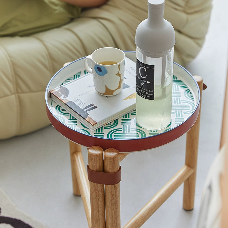 Mittelalterlicher Couchtisch, klappbar, Schweinchennasenkante, Sattelleder, Massivholz, kleiner Teetisch, Farbe Porzellan, abnehmbares Tablett 