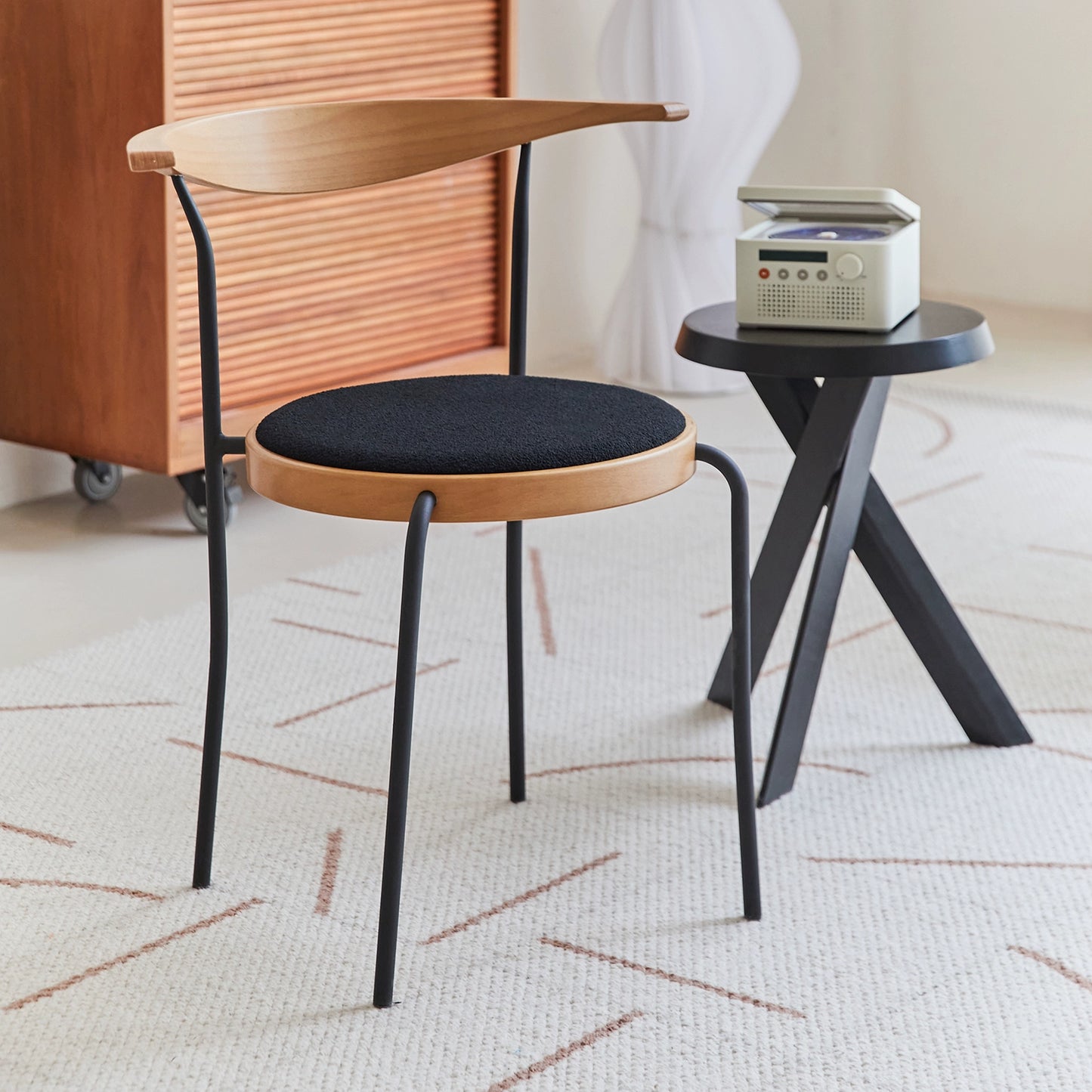 Medieval esszimmer stuhl haushalt massivholz esstisch und stühle licht luxus high-end-Ins Popularcoffee shop zurück stuhl einfache 