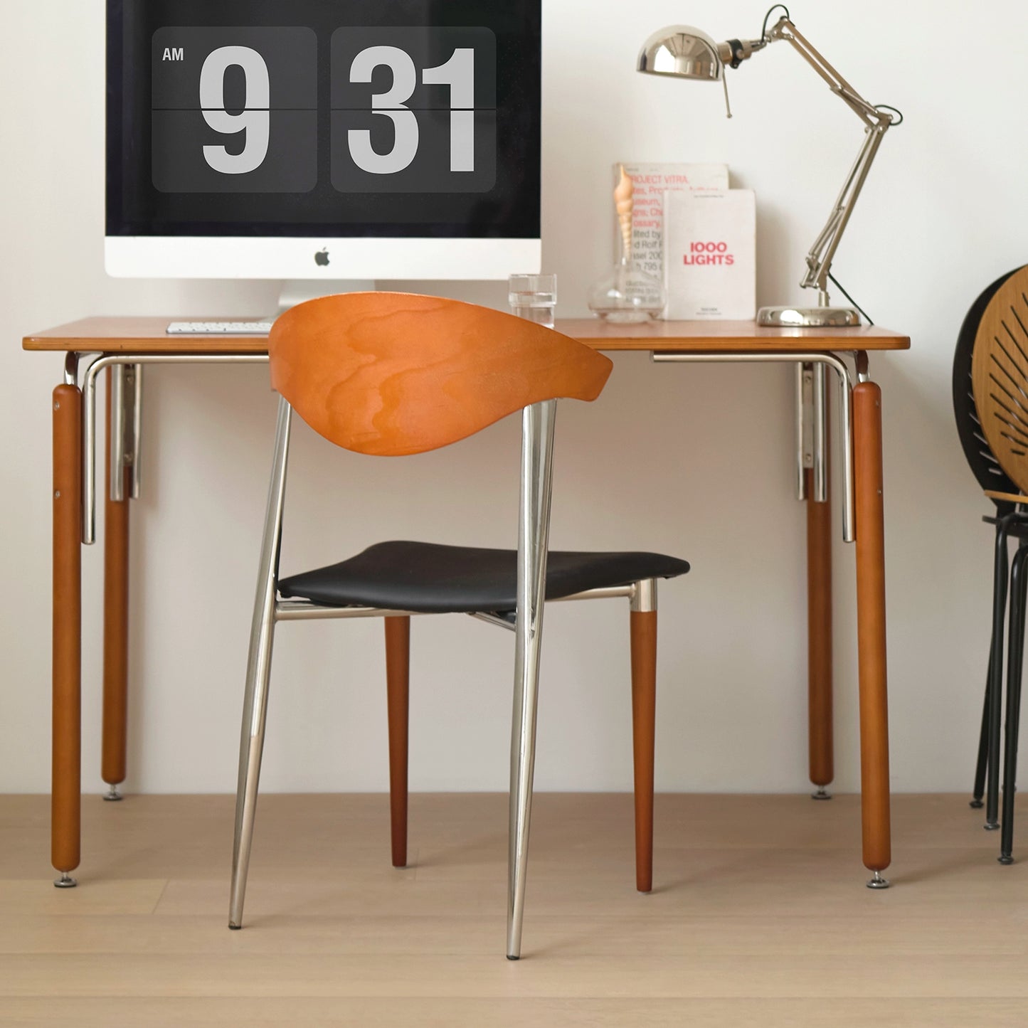 Mittelalterlicher Esstisch aus Massivholz, leichter Luxus-Esstisch der Spitzenklasse, einfacher Designer-Schreibtisch für kreatives Büro