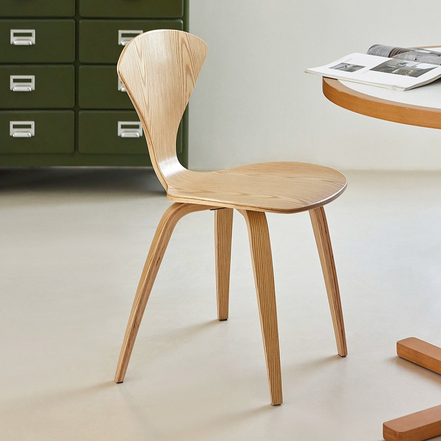 Cherner Stuhl Amerikanischer Retro-Esszimmerstuhl im Industriestil Café Casual Stuhl Massivholz-Rückenlehne Designer 