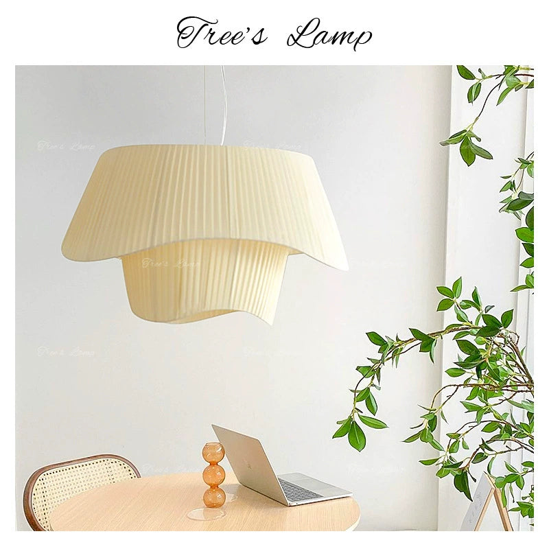 Französischer mittelalterlicher Kronleuchter Stoffoberfläche Champagnerfarbe Wohnzimmer Hauptlicht stromlinienförmiges einfaches Schlafzimmer Atmosphärenlicht 