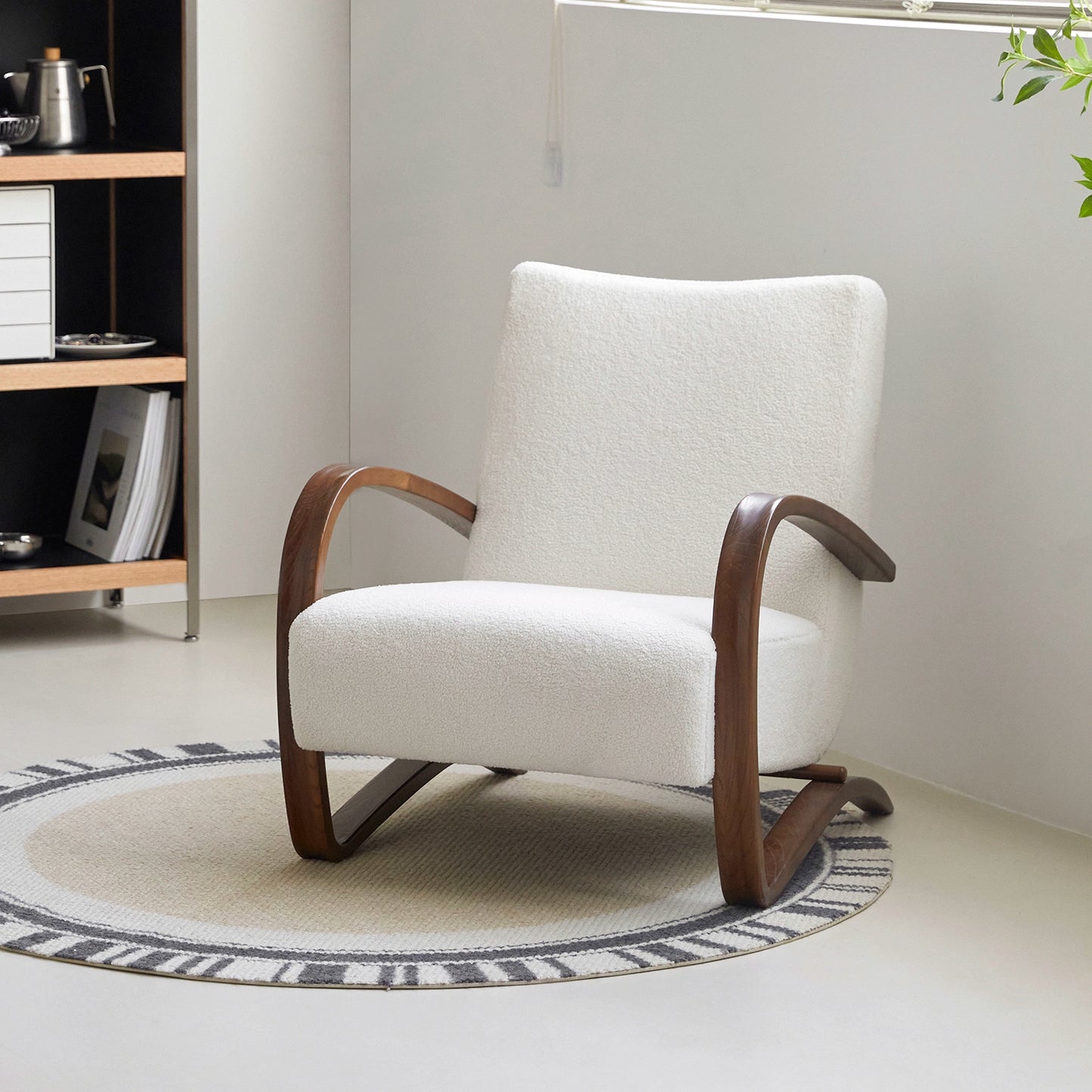 Mittelalterlicher Einzelsofastuhl Wohnzimmer Designer minimalistischer Freizeitstuhl leichter Luxus High-End-Masterstuhl 