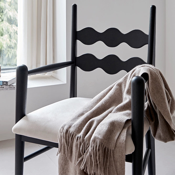 Mittelalterlicher Esszimmerstuhl aus Massivholz, weiche Tasche, französischer Einzelstuhl, für Zuhause, nordische Designer diskutieren über Stuhlkreativität 