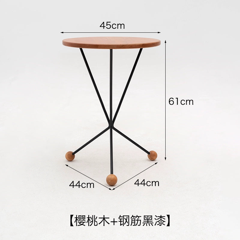 Kreativer Couchtisch aus Massivholz, kleiner Balkontisch für Wohnungen, kleiner runder Tisch, leichter Luxus, minimalistischer Designer-Beistelltisch im Ins-Stil 