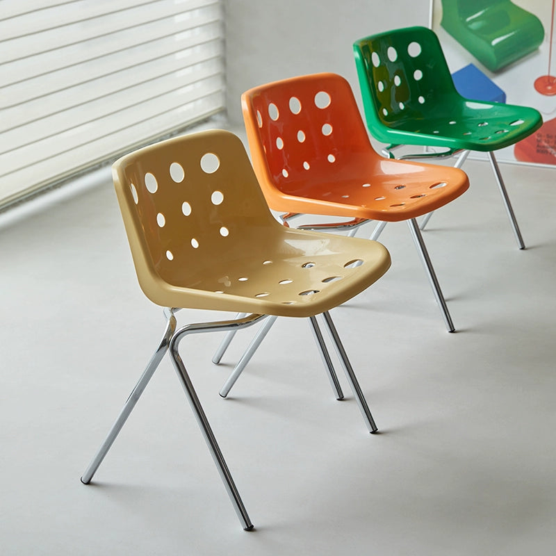 Mittelalterlicher Esszimmerstuhl mit Loch, Käsestuhl, koreanischer Ins-Caféstuhl, Haushaltshocker mit Kunststoffrückenlehne 