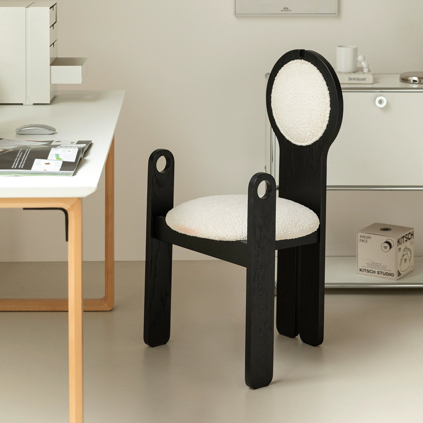 Französischer mittelalterlicher Esszimmerstuhl, Lammwolle, weicher Stuhl, Ankleidestuhl, Stuhl mit Rückenlehne aus massivem Holz, leichter Luxus, hohes Gefühl 