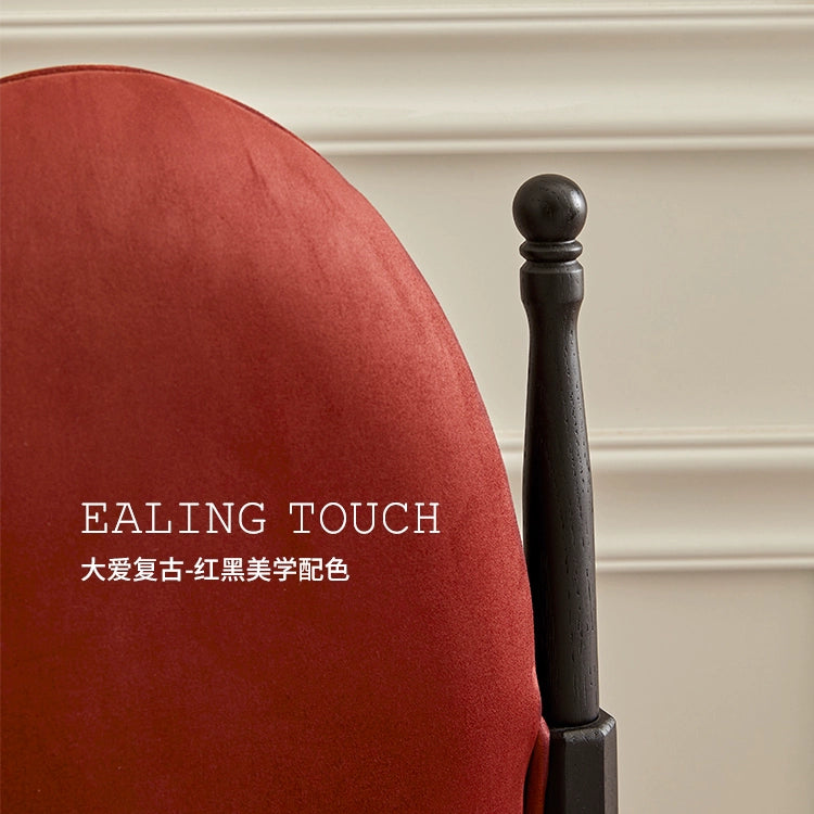 Mittelalterlicher Esszimmerstuhl, leichter Luxus-High-End-Designerstuhl aus Massivholz, französischer Retro-Café-Stuhl 