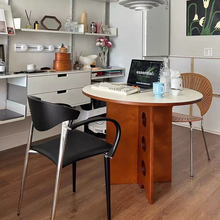 Mittelalterlicher Esstisch aus Massivholz, kreativer runder Tisch, kleiner Haushaltstisch, französischer runder Tisch, moderner einfacher Stil 