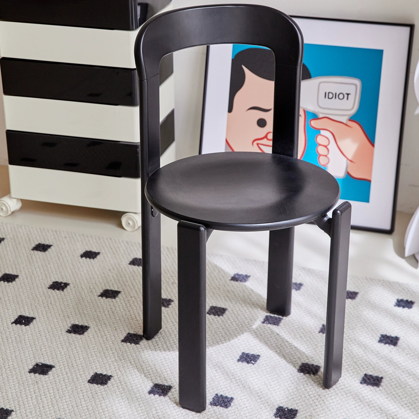 Mittelalterlicher Esszimmerstuhl aus Massivholz, Farbstuhl, minimalistischer Esstischstuhl für Zuhause, Café-Rückenlehne, Stapel 