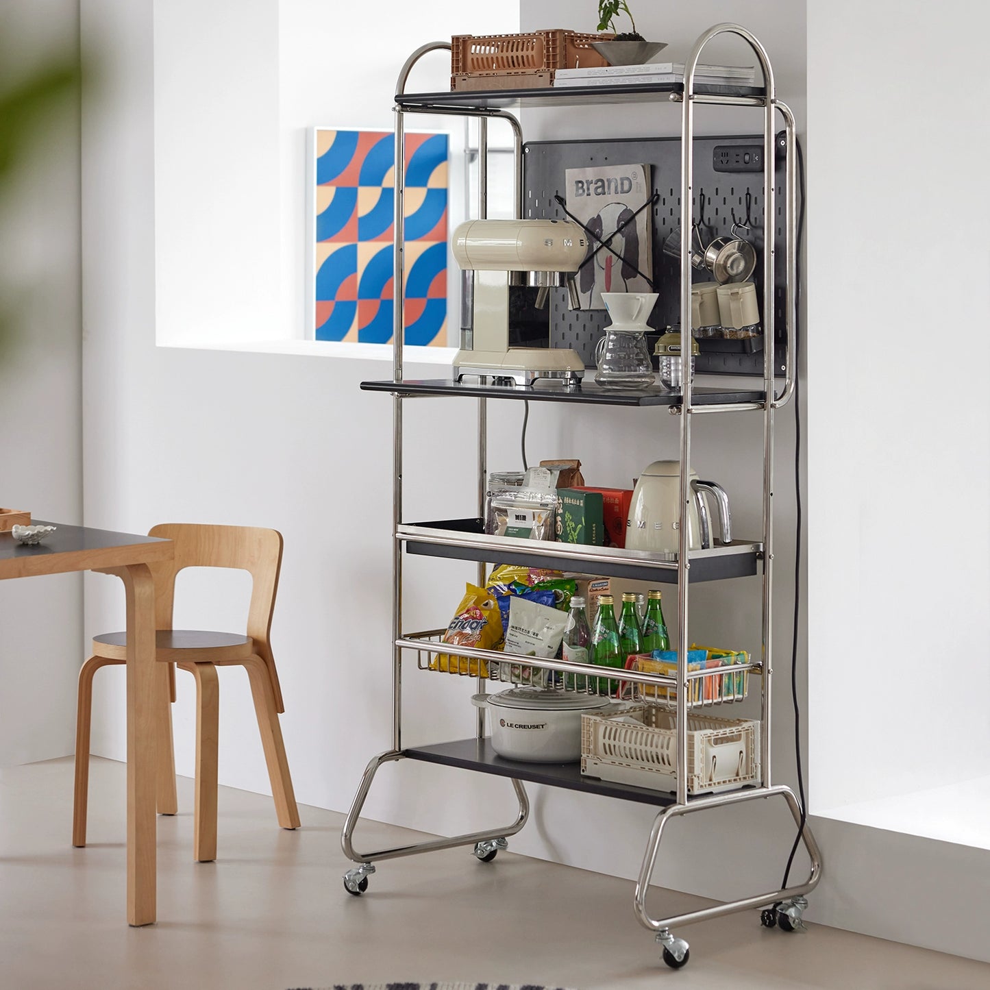 Mittelalterliches abnehmbares Regal, Lochbrett-Aufbewahrungsständer, kleiner Wohnungskaffeebar-Computertisch 