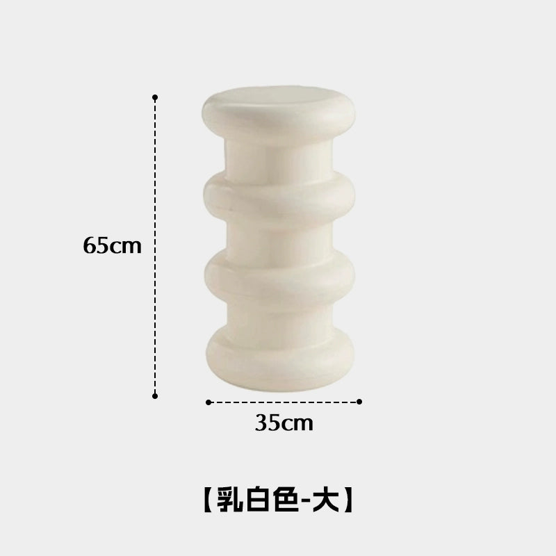 Kleiner Hocker aus Kunststoff, mittelalterlicher Schuhwechselhocker, kreativer Designer-Couchtischhocker, robuster und langlebiger niedriger Hocker für den Haushalt 