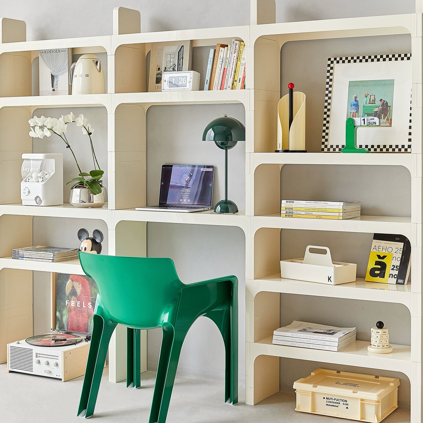 Kombinationsregal mittelalterlicher Modul-Lagerschrank in minimalistischem Bodenbücherregal mehrschichtiges Präsentationsregal 