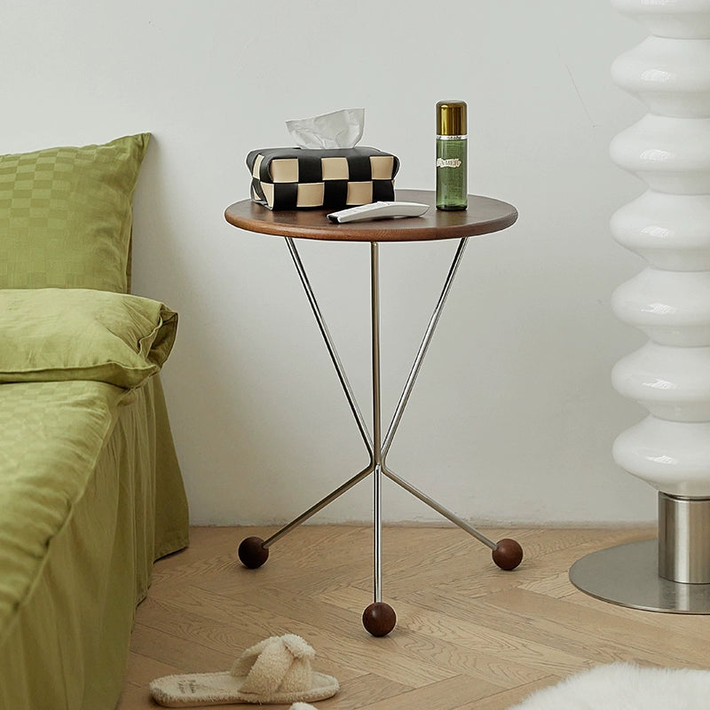 Kreativer Couchtisch aus Massivholz, kleiner Balkontisch für Wohnungen, kleiner runder Tisch, leichter Luxus, minimalistischer Designer-Beistelltisch im Ins-Stil 