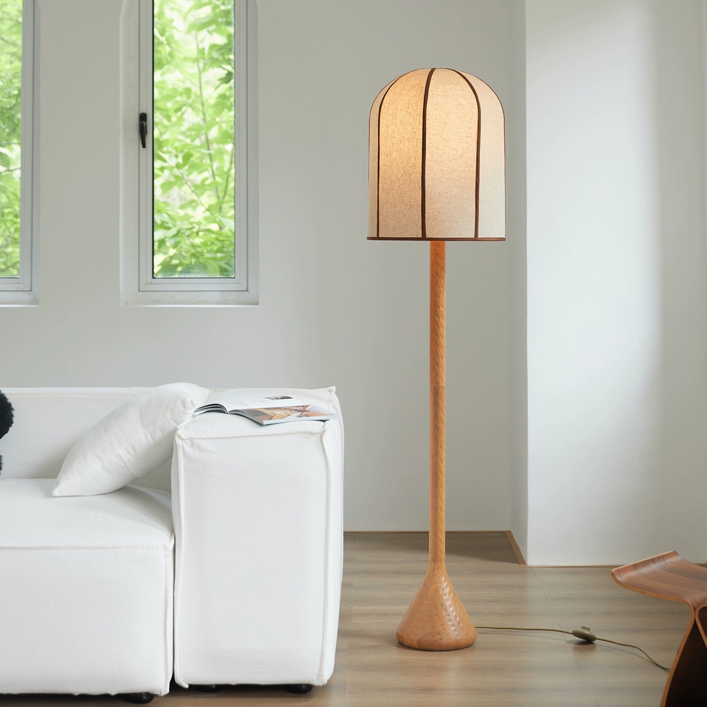 Mittelalterliche Massivholz-Stehlampe Wabi Sandy Wind Designerleuchte Luxus Wohnzimmer Dekorative Lampe Schlafzimmer Hohe Atmosphäre 