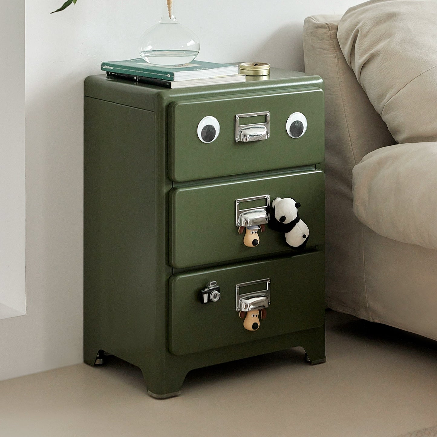 Metallschubladen, Kommodenschränke, Schlafzimmer an der Wand, Nachttische, mittelalterlicher Industriestil, Wohnzimmeraufbewahrung 