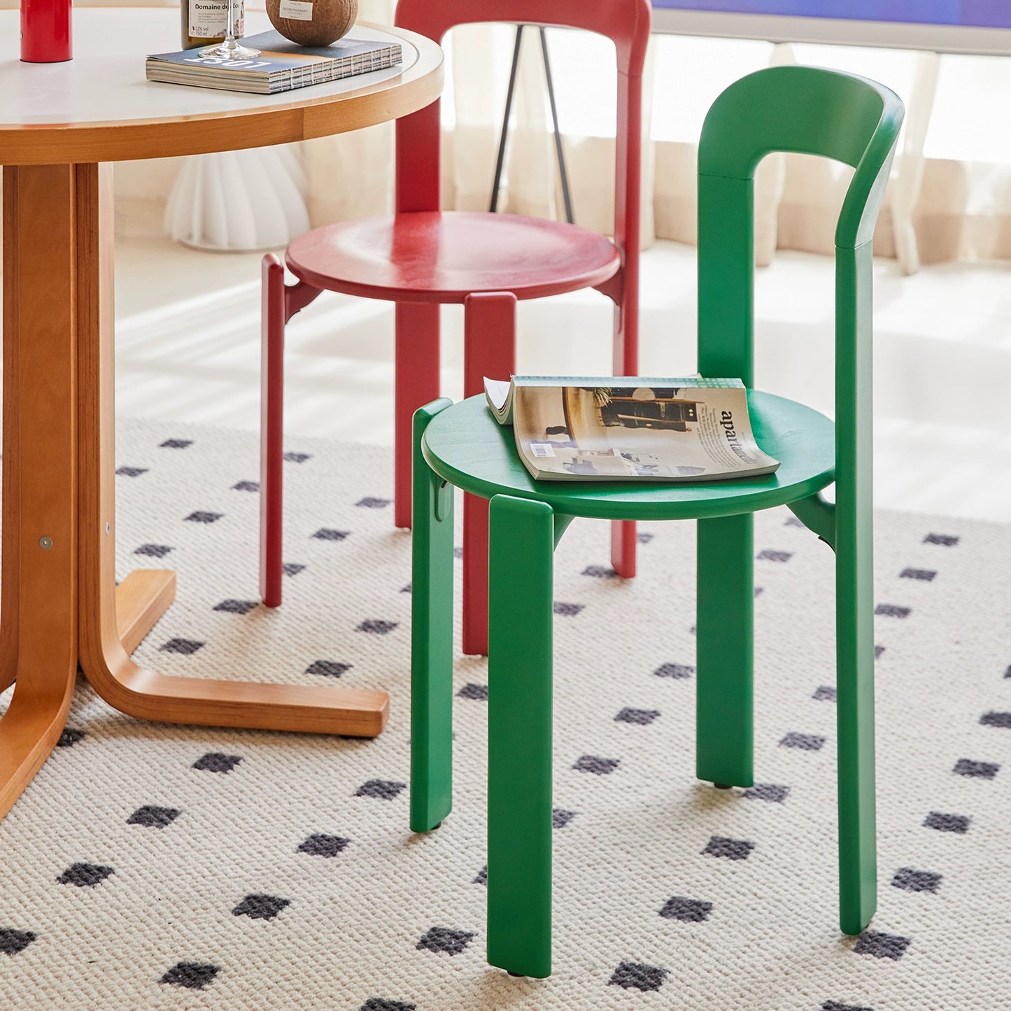 Mittelalterlicher Esszimmerstuhl aus Massivholz, Farbstuhl, minimalistischer Esstischstuhl für Zuhause, Café-Rückenlehne, Stapel 