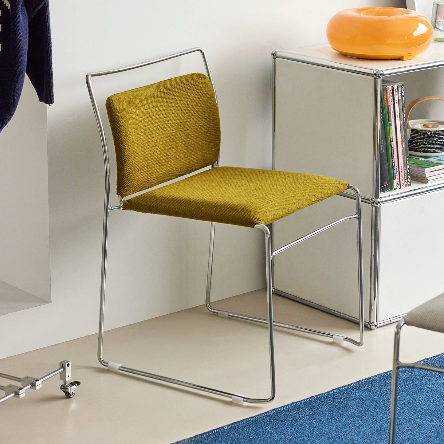 Italienischer minimalistischer Esszimmerstuhl, kreativer Designerstuhl, leichter Luxus-High-End-Stuhl mit Rückenlehne aus Schmiedeeisen, weiche Tasche 