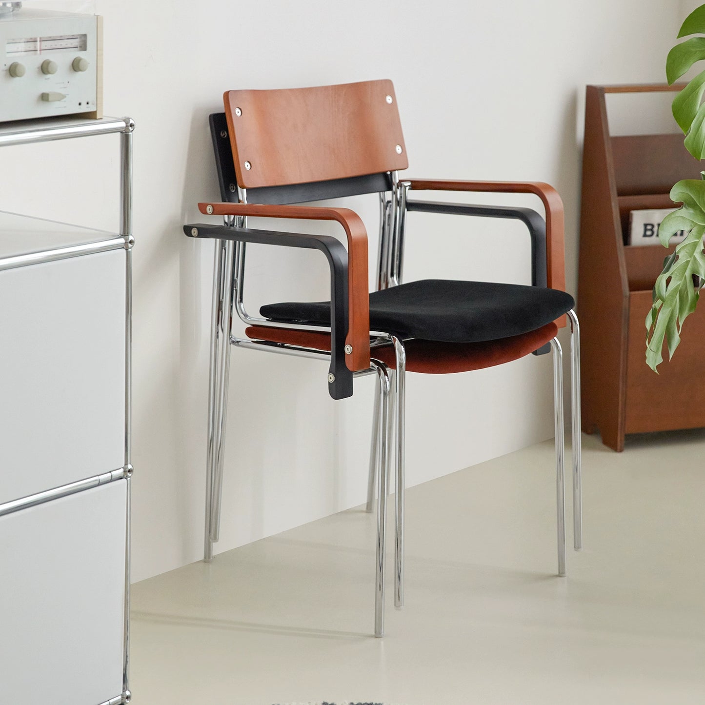 Leichter Luxus High-End-Esszimmerstuhl Mittelalterlicher Designerstuhl Nordischer Bauhaus-Freizeit-Rückenstuhl 