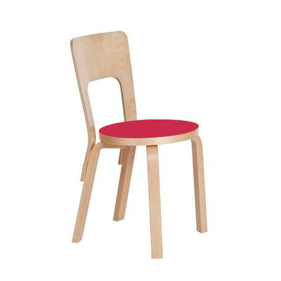 Mittelalterlicher Esszimmerstuhl aus Massivholz von Artek, einfacher kleiner Apartmentstuhl, klassischer Hocker mit Rückenlehne 