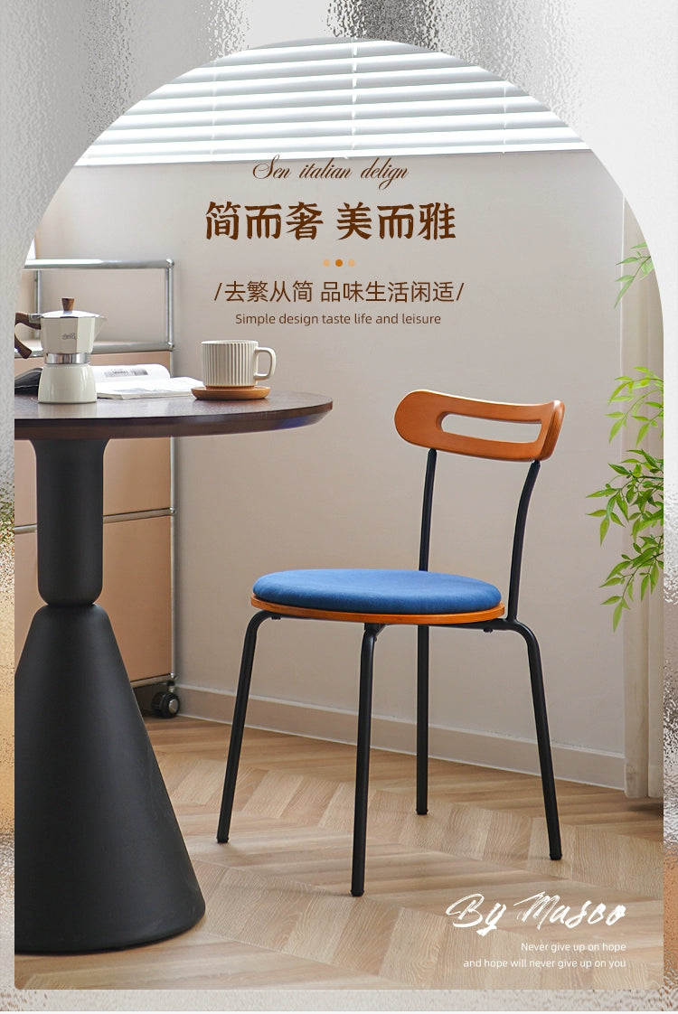 Minimalistischer mittelalterlicher Esszimmerstuhl, kleiner Schreibtischstuhl für Wohnungen, koreanischer Ins-Haushaltshocker mit Rückenlehne, stapelbar 